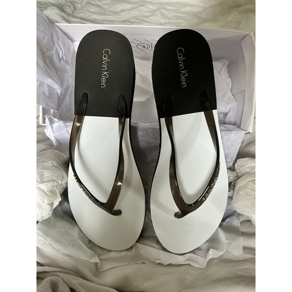 NOS Calvin Klein Black/White BURA Platform flip-flops 9 - Picture 3 of 12